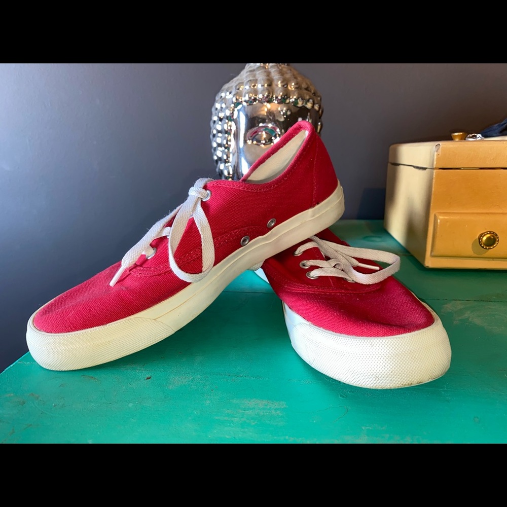Vintage 1980’s/1990’s Red Pro-Keds size 7!